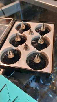 AUDIO SELECTION 6 Spikes Model 40310 höhenverstellbar schwarz