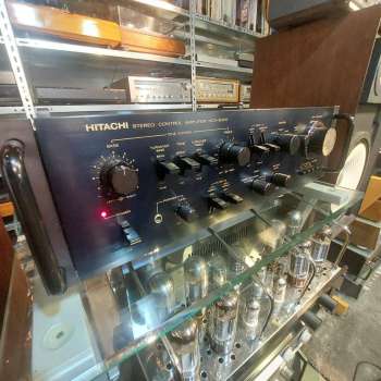 Preview: HITACHI HCA-8300 Vorverstärker Bolide in schwarz 70ger Jahre Japan m. Griffen