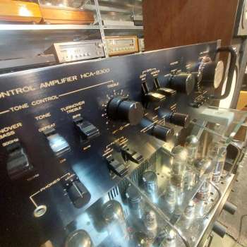 HITACHI HCA-8300 Vorverstärker Bolide in schwarz 70ger Jahre Japan m. Griffen