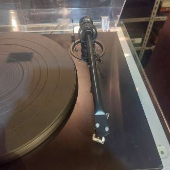 Preview: Pro-Ject Plattenspieler P-12 mit neuem Shure M 44 E