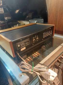 DUAL CV 60 mit Holzgehäuse aus 1974