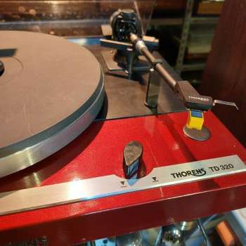 Thorens TD 320 in weinrot aus 1984 opto Endabschaltung
