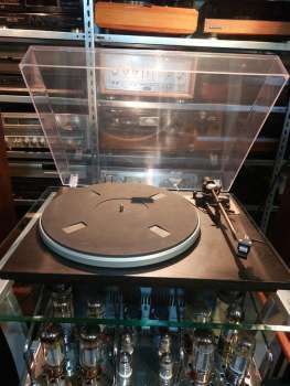 Pro-Ject Plattenspieler mit großem Shure M95HE High Track