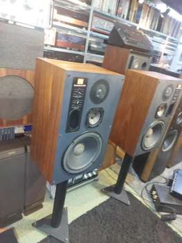 Preview: JBL  4410  Studio  Monitore USA 1988 Nußbaum