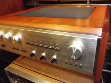 Accuphase E-205 Verstärker Phono MM+MC Mos fet im woodcase