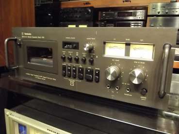 Preview: TECHNICS RS 678 Tape Deck mit Griffen Bolide der frühen 80ger
