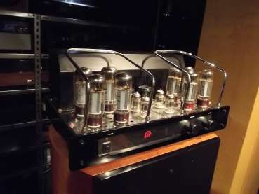 Preview: Pure&audio  TwinSound CST 160 High-End Röhren Endstufe 2 x 80 Watt 8xEL34  mit Furutech Kabel