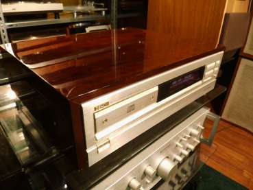 Preview: DENON DCD-3520 EX in champagner silber mit Klavierlack Holz