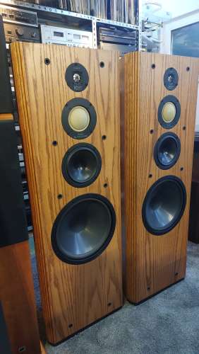 Infinity Kappa 8.2 i  MK II  Californische geflammte Eiche  von 1995