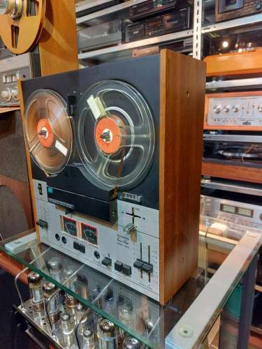 Tandberg X 3500 Tonbandgerät mit Holzseiten von 1975