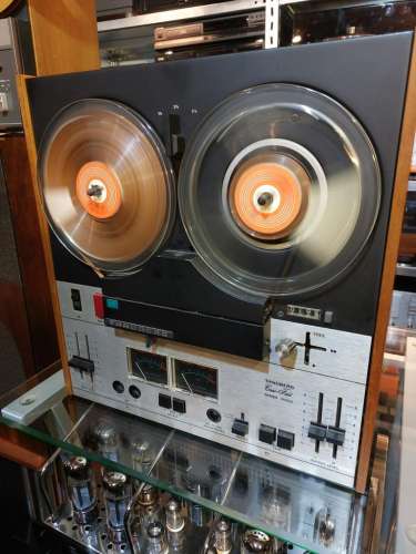 Tandberg X 3500 Tonbandgerät mit Holzseiten von 1975